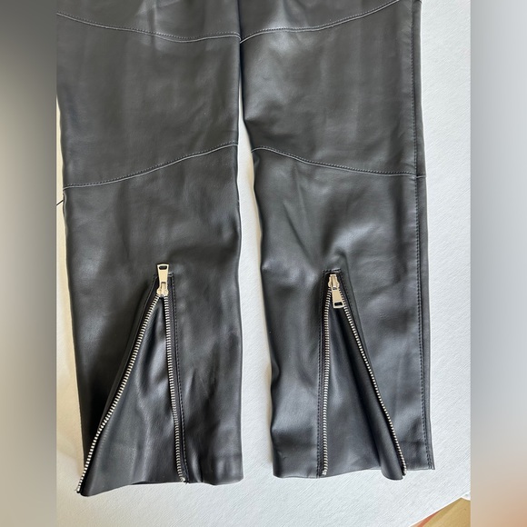 Zara Black Leather Straight Leg Pants w/ Zipper Detail (Creates Flare) Size US 4 - Picture 6 of 9